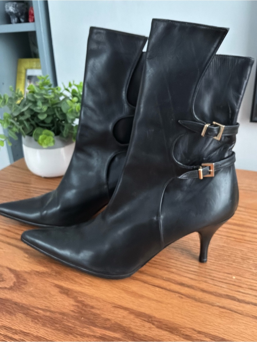 Women's Black Pointed-Toe Mid-Calf Leather Heel Boots - Picture 2 of 7